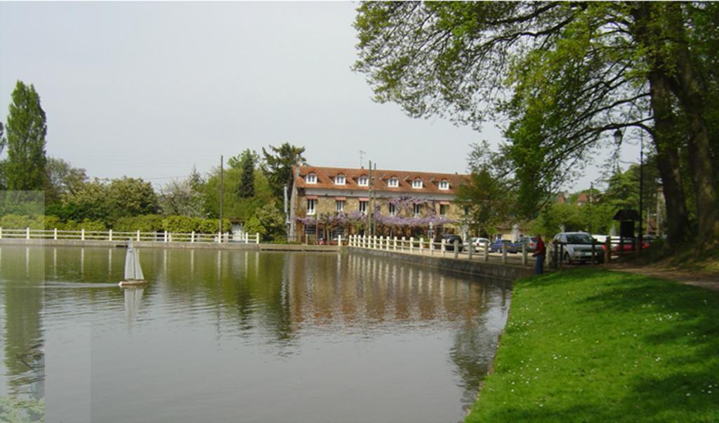 Au Bord Du Lac Hotel Saint-Rémy-lès-Chevreuse Esterno foto